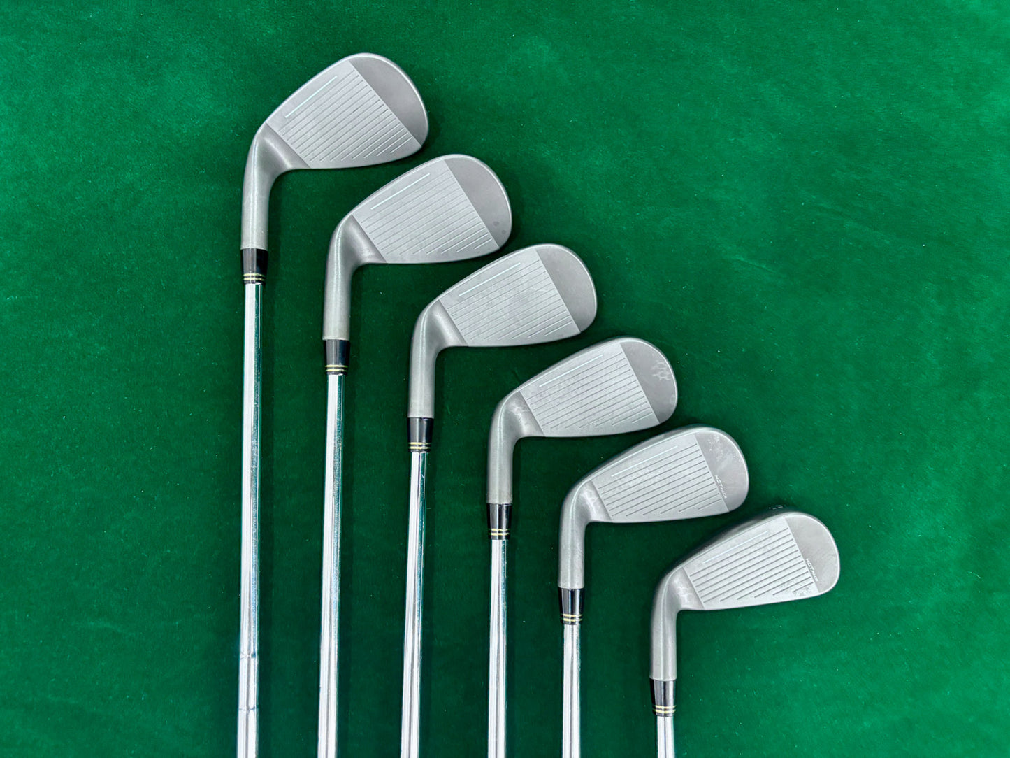 Cobra Dark Speed 6-PW + SW - Iron Set (Regular)